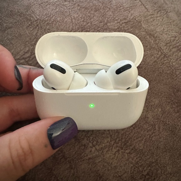 AirPod Pros - Picture 2 of 3
